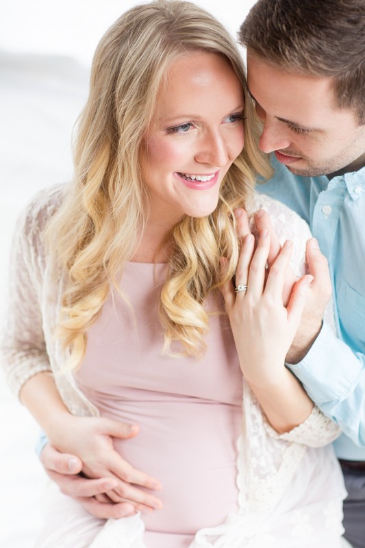 Mom and Dad show love for baby bump in maternity photos Gainesville Florida