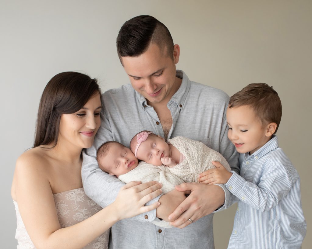 newborn twin photos