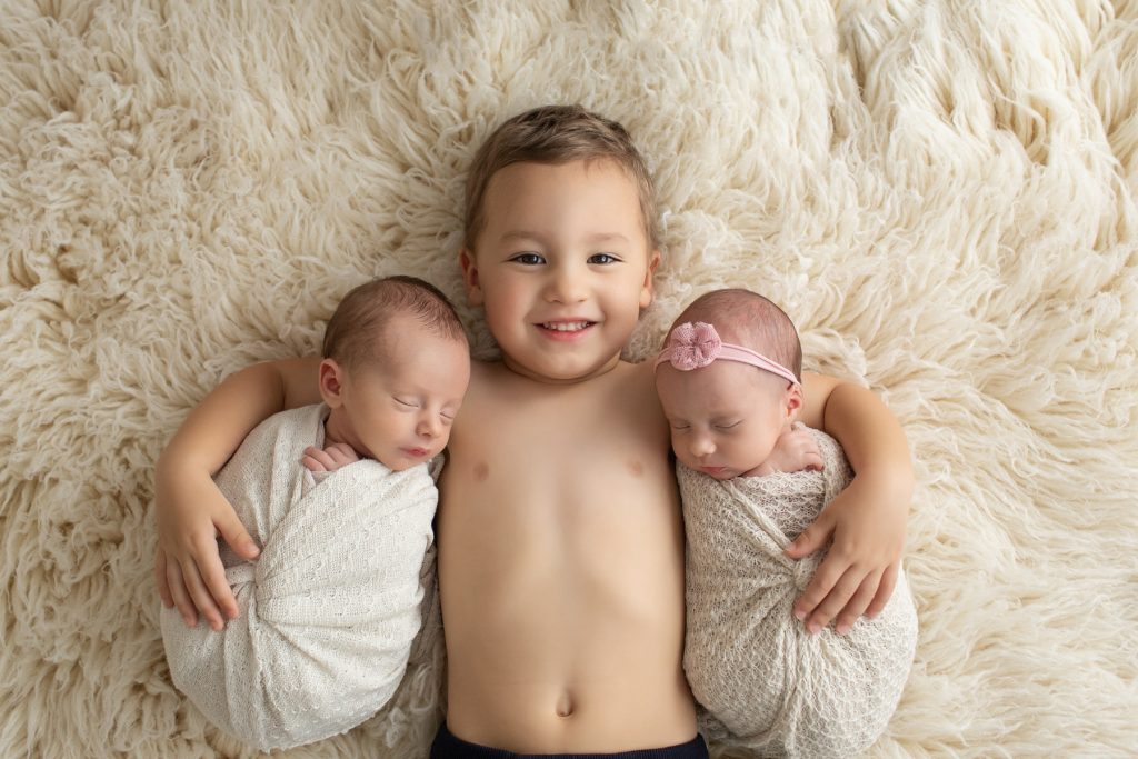 twin newborn photos