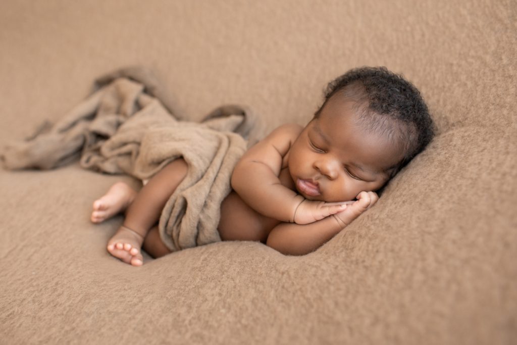 Newborn mini session near me