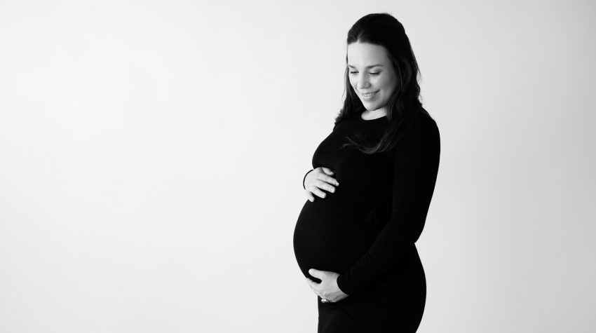 Black and White Maternity Photos