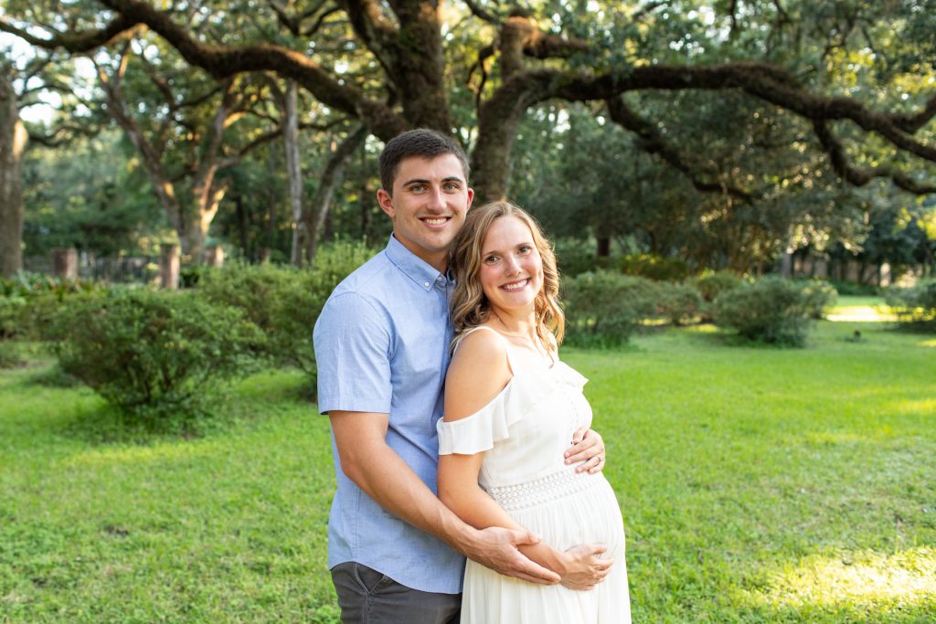 Couples Outdoor Maternity Photo Ideas