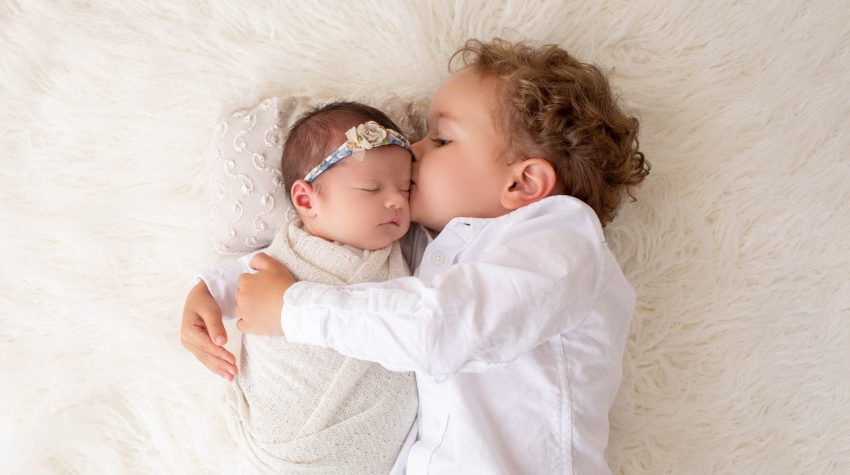 Newborn Photos With Siblings