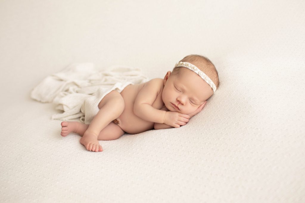 newborn photo neutral