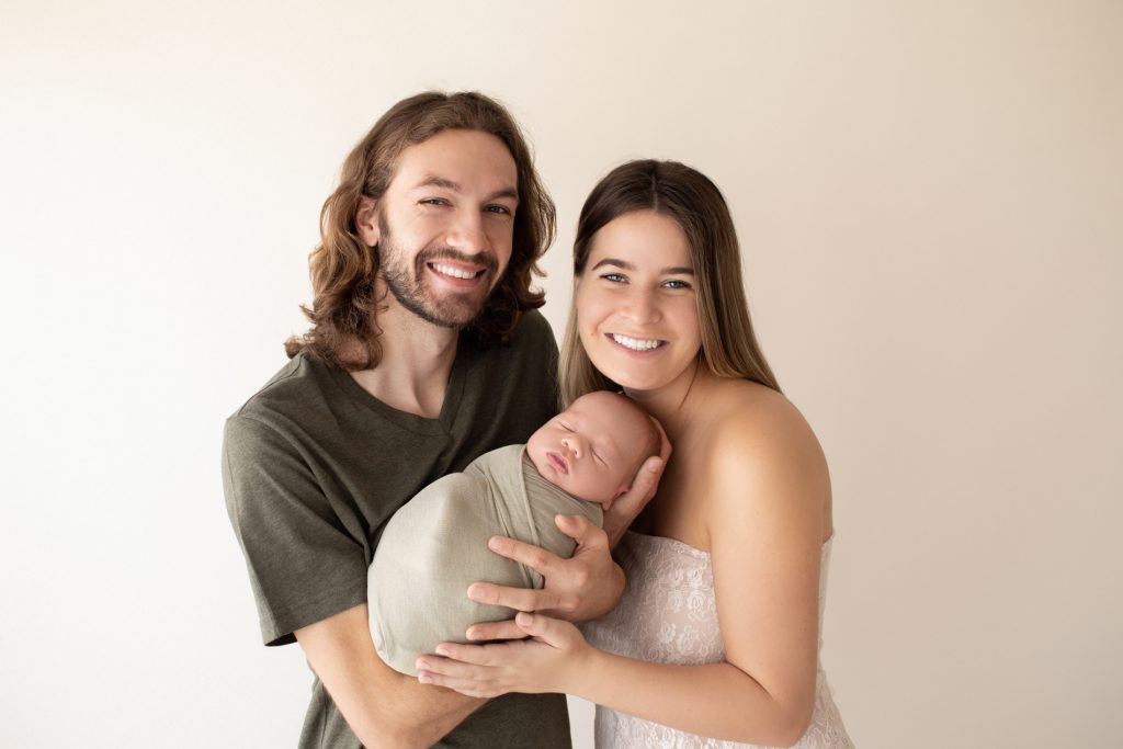 Family Photo Pose Ideas With Baby