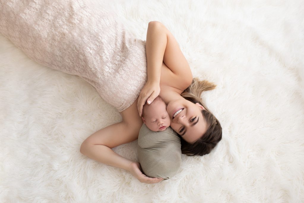 Mother Photo Pose Ideas With Baby