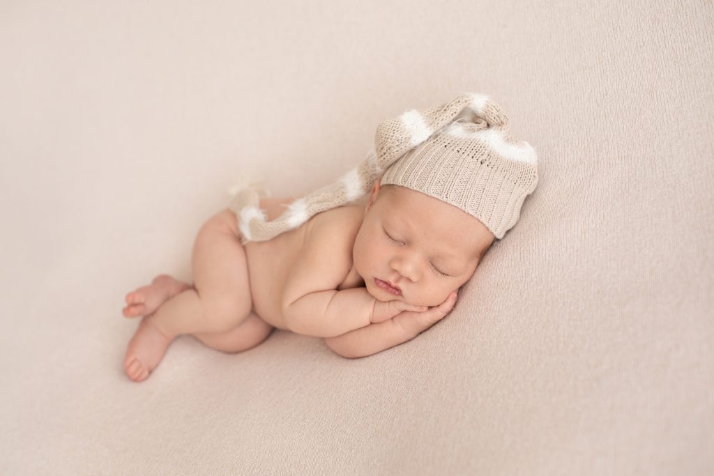 Newborn Baby Photo Pose
