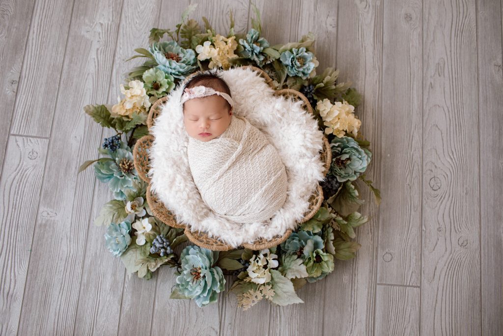 newborn baby photo wreath
