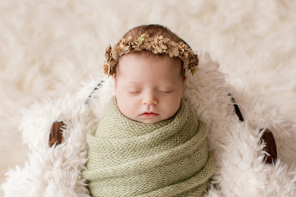 Professional Newborn Baby Photographer Creative Baby Poses