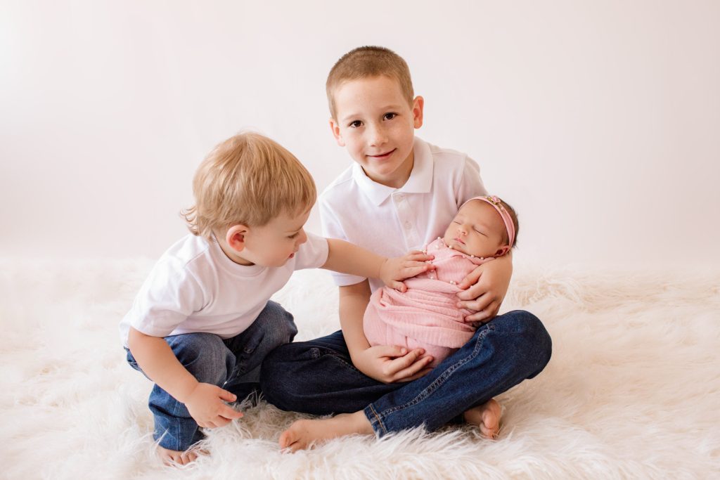 Family Photo Session With Newborn Infant Sister in Gainesville, Florida