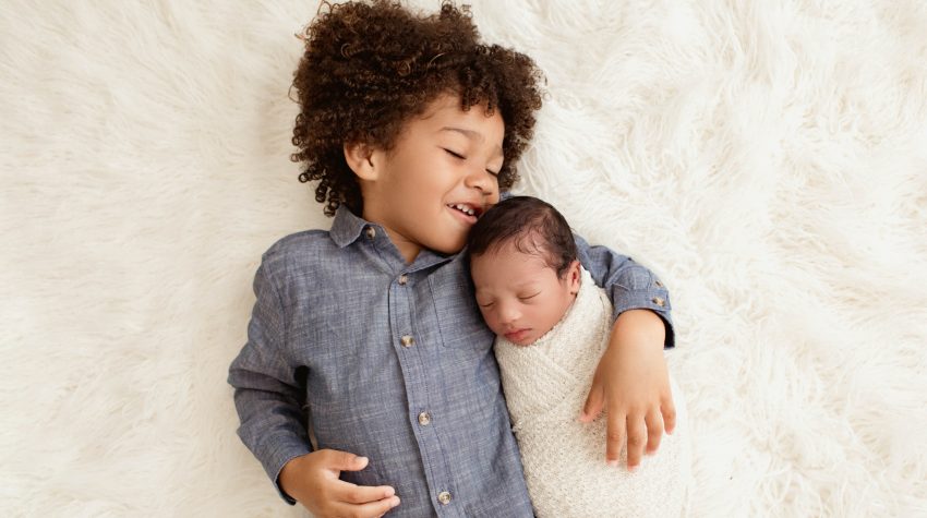 Big Brother and Baby Brother Newborn Picture in Gainesville, FL